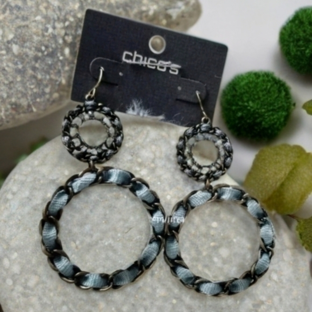 💥NWT💥 CHICO'S BLUE RIBBON CIRCLE EARRINGS